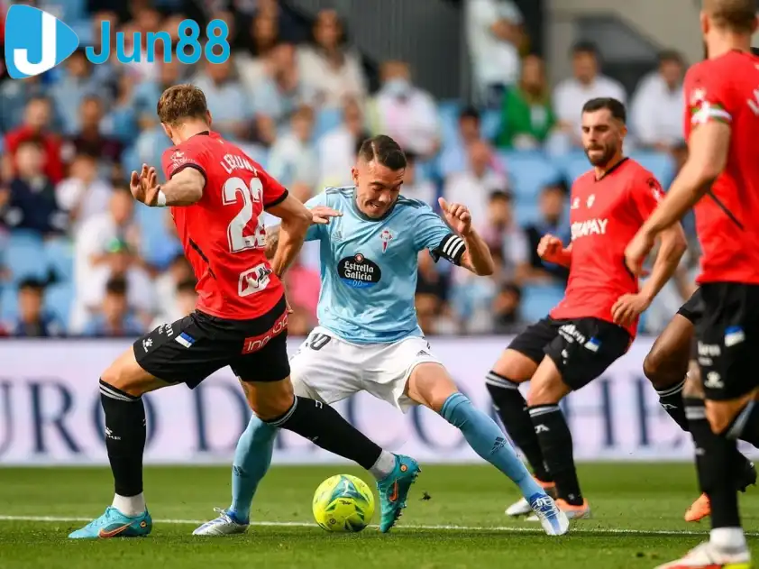 Alaves vs Celta Vigo: Cuộc chiến giữa những đội bóng tầm trung La Liga (Ảnh: Marca) Alaves vs Celta Vigo: Cuộc chiến giữa những đội bóng tầm trung La Liga (Ảnh: Marca)