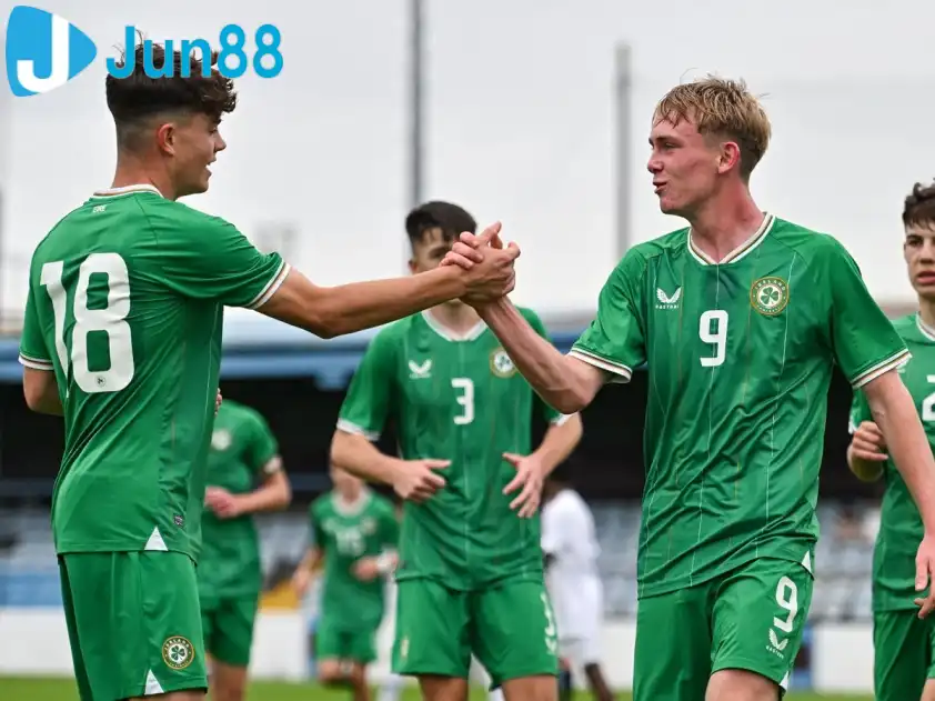 U17 Ireland đã có 2 chiến thắng ở 2 lượt trận đầu (Ảnh: ESPN) U17 Ireland đã có 2 chiến thắng ở 2 lượt trận đầu (Ảnh: ESPN)