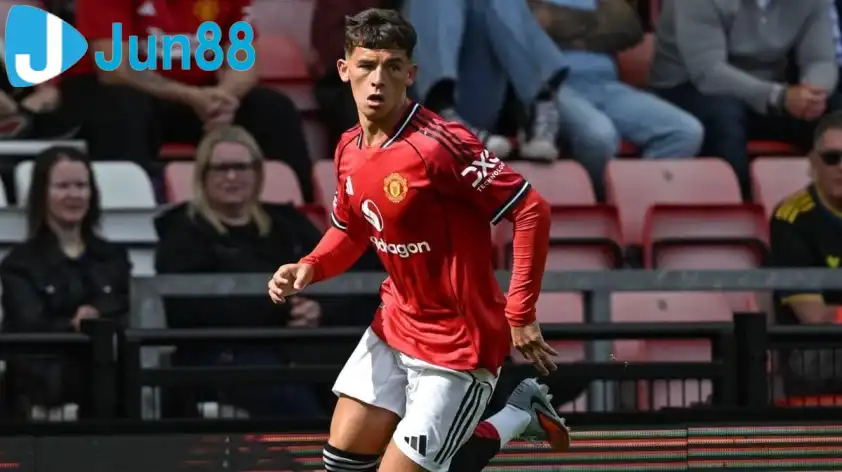 Shea Lacey được kỳ vọng sẽ thay thế tốt vị trí mà Mbeumo để lại (Ảnh: Football Transfer). Shea Lacey được kỳ vọng sẽ thay thế tốt vị trí mà Mbeumo để lại (Ảnh: Football Transfer).