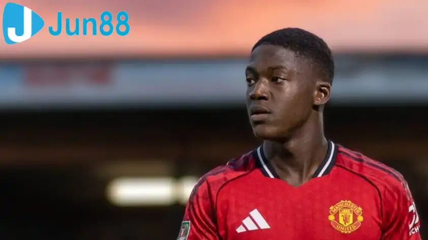 Kobbie Mainoo đang thu hút các ông lớn châu Âu (Ảnh: The Sun) Kobbie Mainoo đang thu hút các ông lớn châu Âu (Ảnh: The Sun)